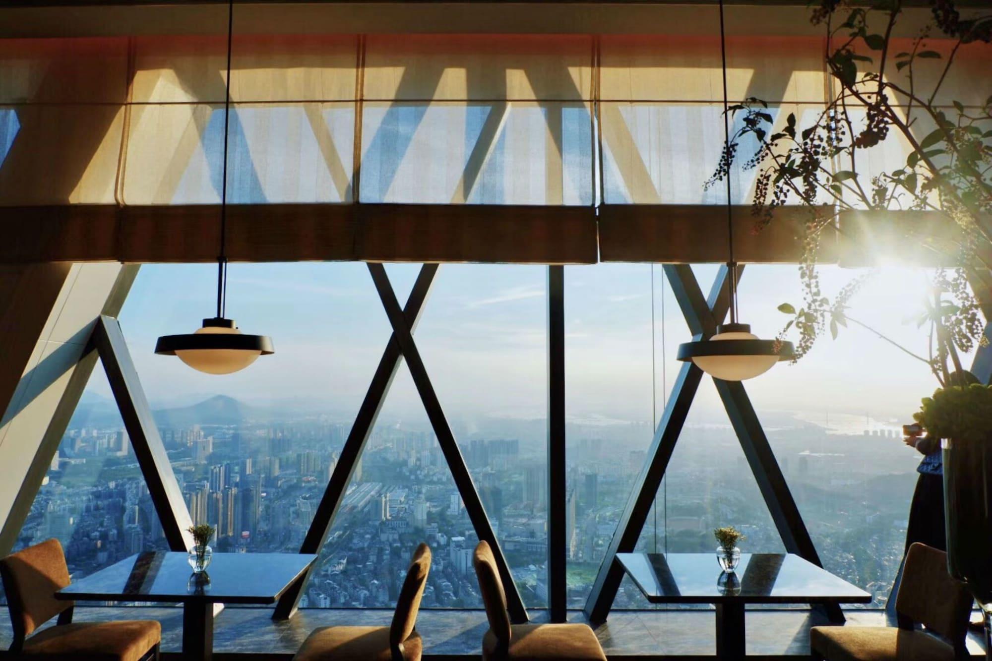 Hyatt Regency Zhenjiang Hotel Женджанг Екстериор снимка
