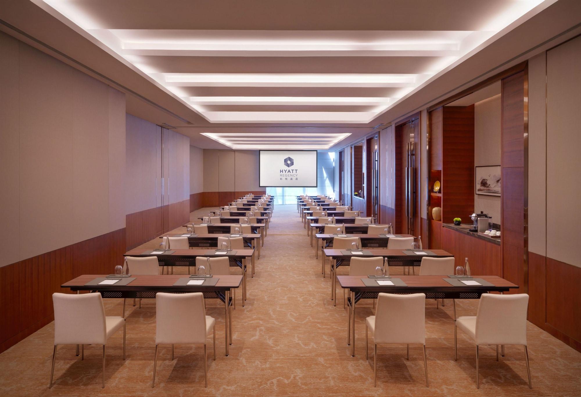 Hyatt Regency Zhenjiang Hotel Женджанг Екстериор снимка
