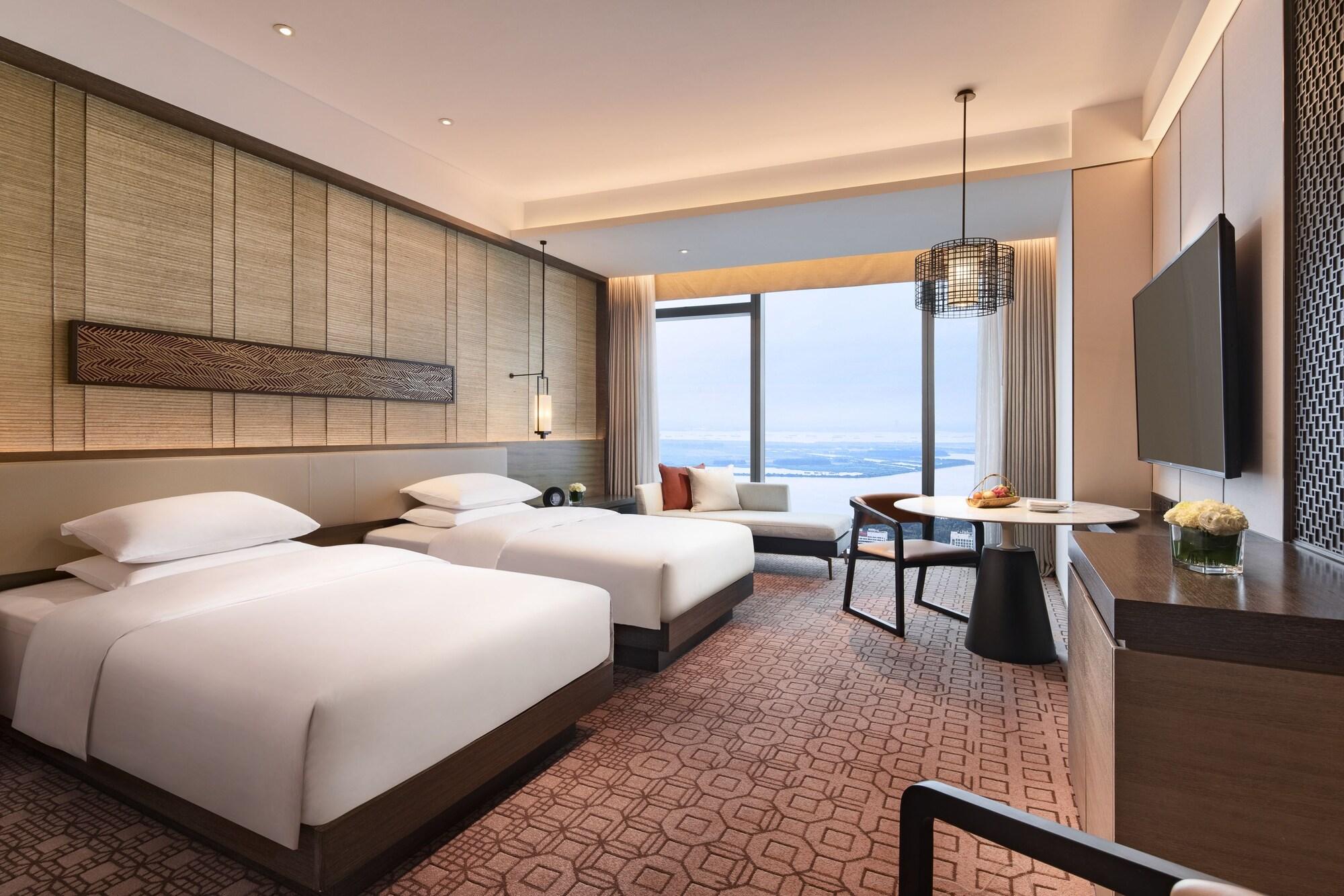 Hyatt Regency Zhenjiang Hotel Женджанг Екстериор снимка