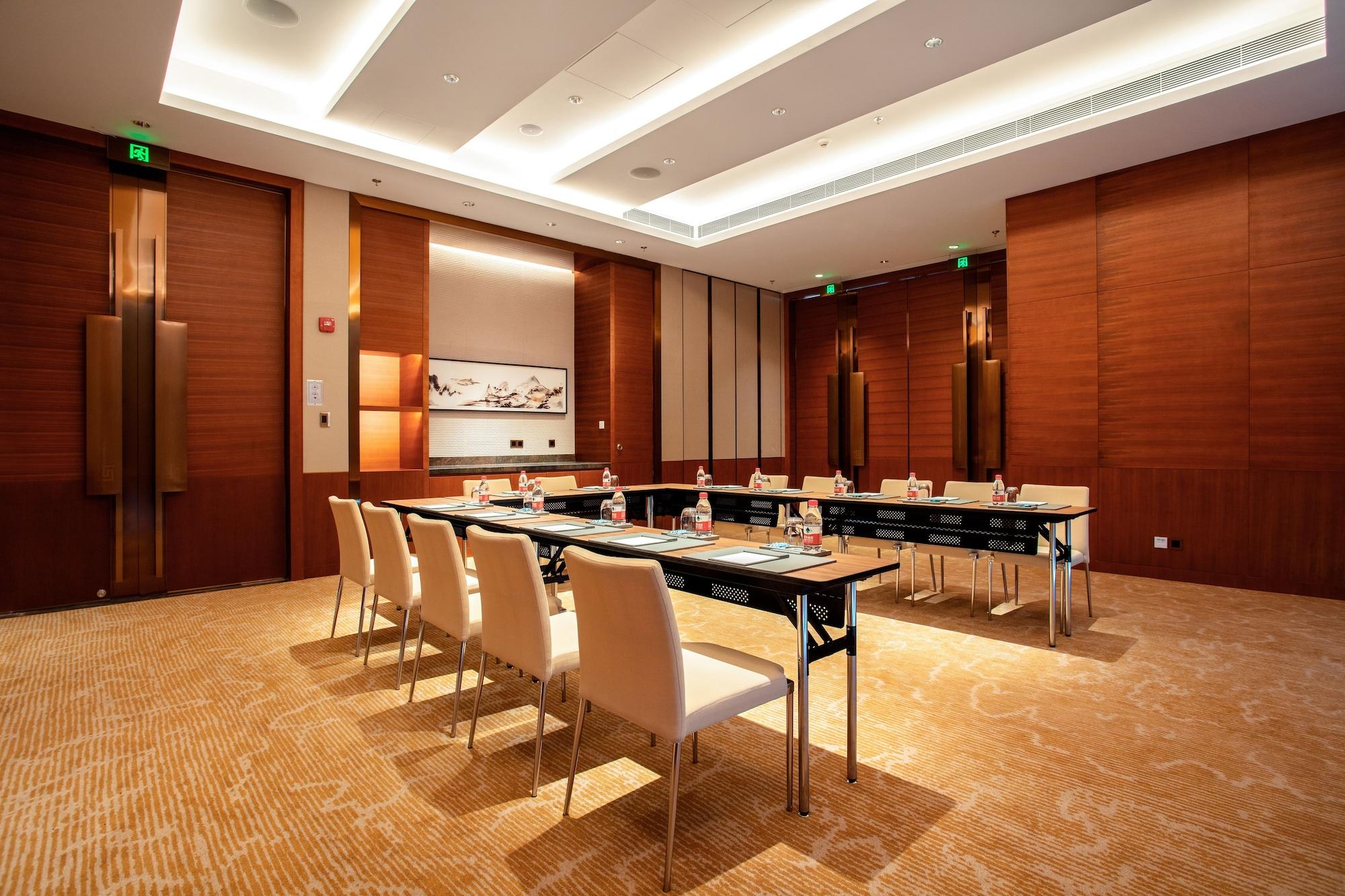 Hyatt Regency Zhenjiang Hotel Женджанг Екстериор снимка