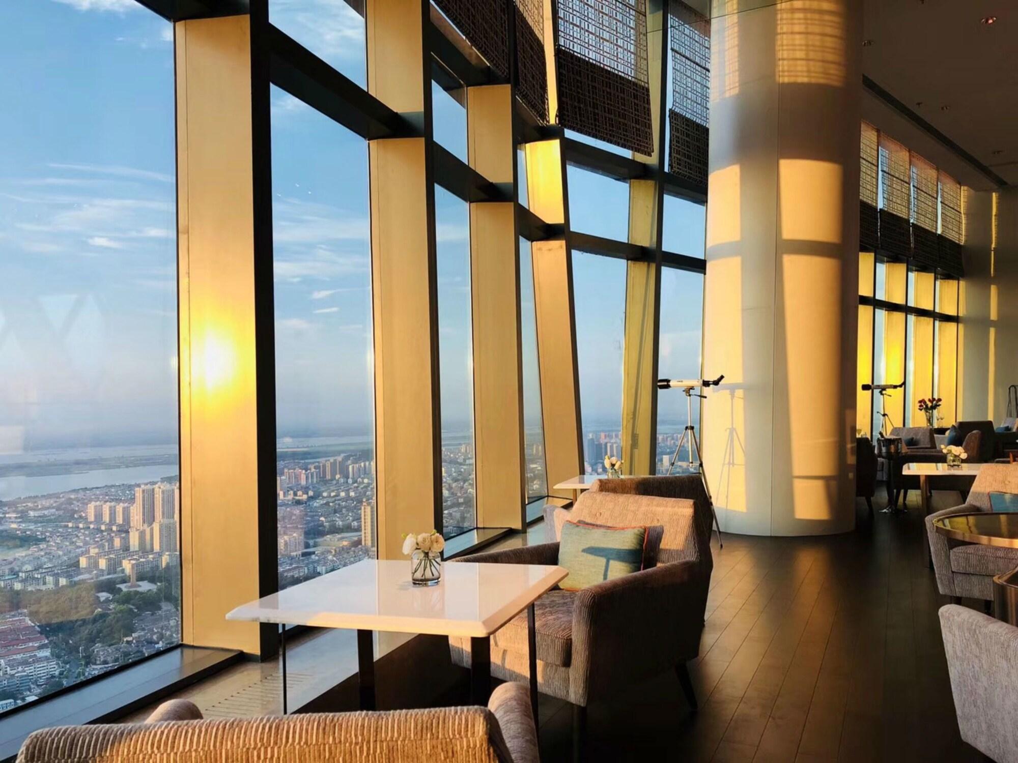 Hyatt Regency Zhenjiang Hotel Женджанг Екстериор снимка