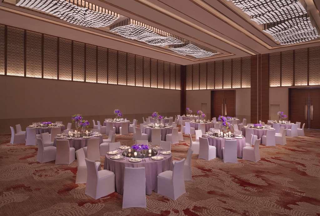 Hyatt Regency Zhenjiang Hotel Женджанг Интериор снимка